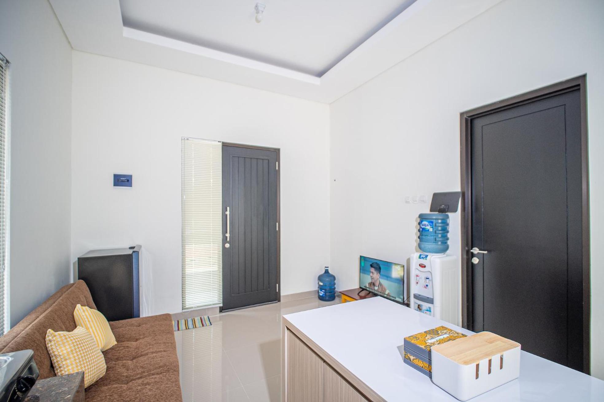 Banguntapan Permai B7 Homestay Jogja Gondowulung エクステリア 写真